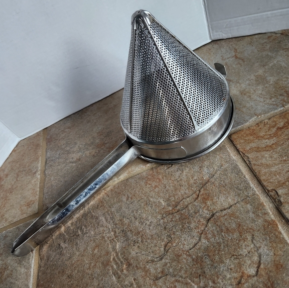 Vintage Adcraft Aluminum Cone Strainer - Picture 10 of 16